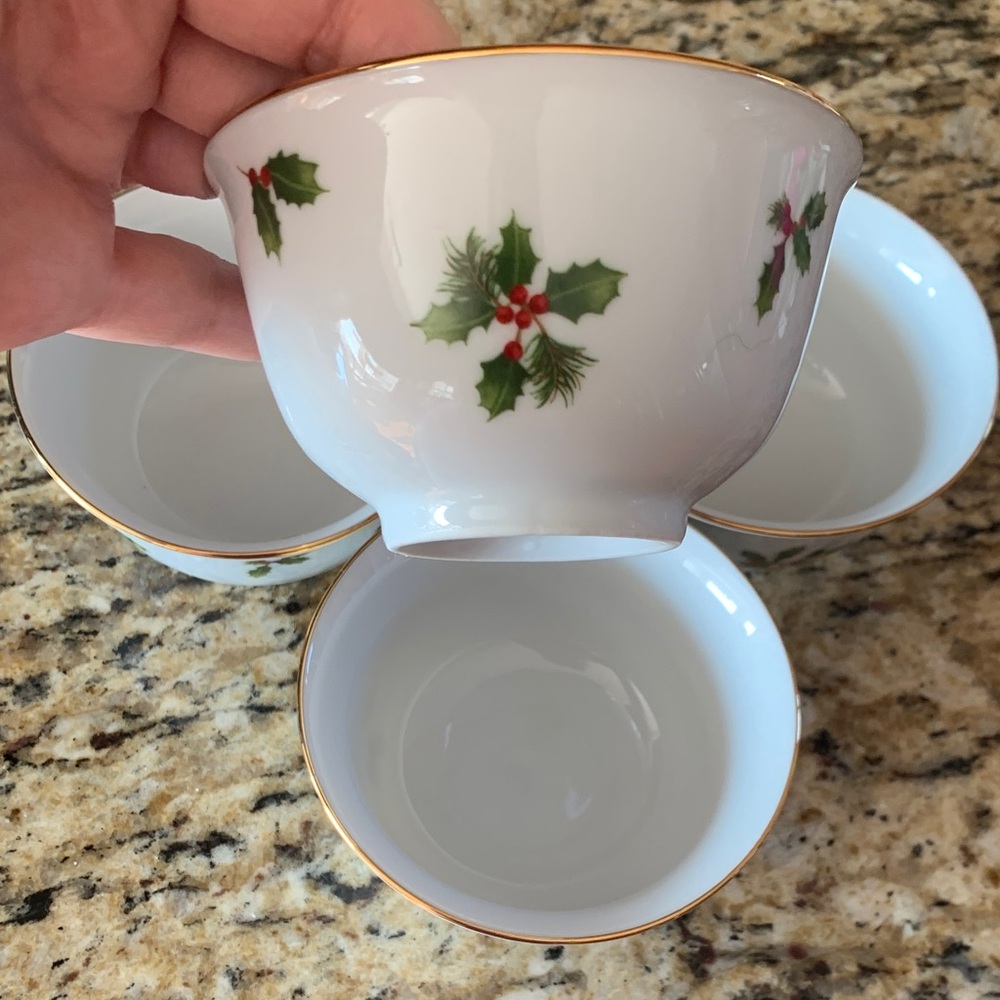 Better Homes & Gardens Holly Berry Christmas Bowls with Gold Trim - Set of Four